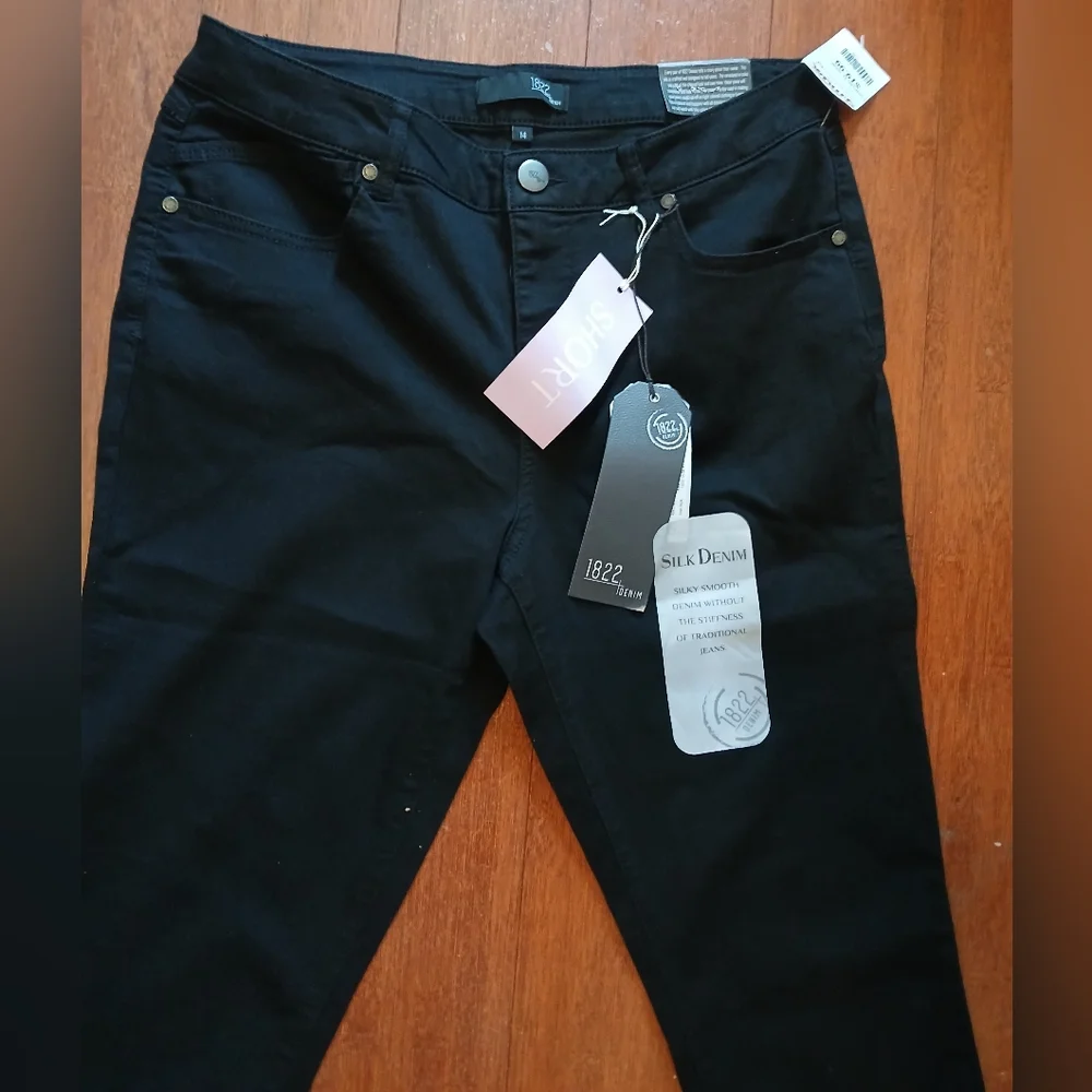 Women's Black Jeans - Picture 2 of 14
